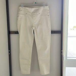 Like New DG2 Pull on Cream Legging .